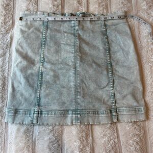 Jolt Jean skirt 11/30 acid wash light blue